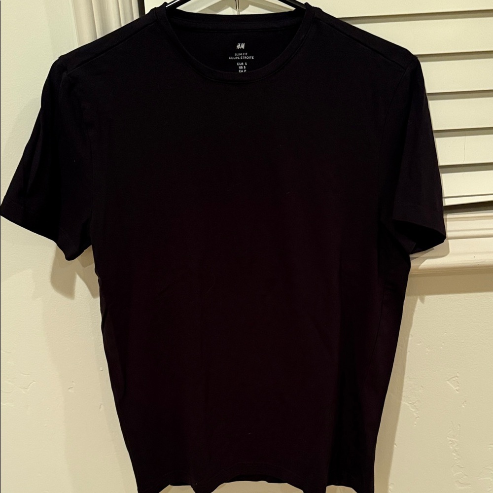 H&M Essential Black Short Sleeve Shirt